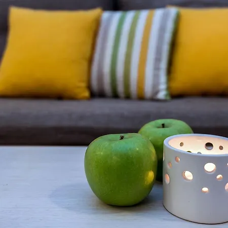 מלון דירות Diamond & הרסוניסוס