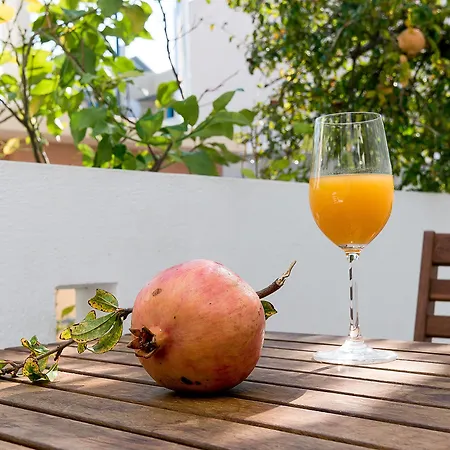 Diamond & מלון דירות 3*