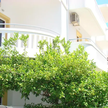 Diamond & アパートホテル ヘルソニソス